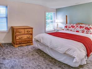 Oak Tower Townhouse-1.5 Blocks to OSF