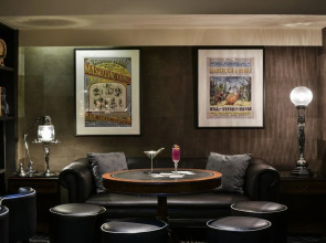 Отель The Dilly