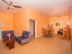 Rivera's Beach House - Ground Floor 1 Bedroom Apts