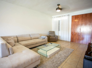 Ocean View, Scenic and Amazing Villa, Beautiful Pool & Huge Rooftop Deck (HL9E)