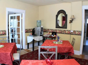The White Birch Inn & Annex