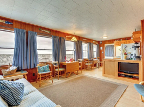 Beachfront Lavallette Home - 2 Mi to Casino Pier!