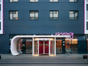 MOXY Frankfurt Eschborn
