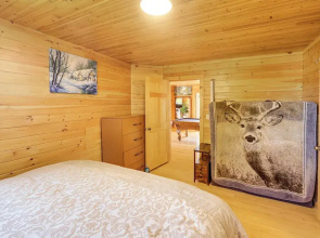 Hike, Ski & Explore: Patten Home w/ Pool Table!