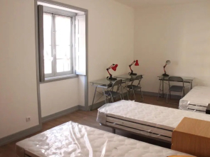 Be Coimbra Hostels