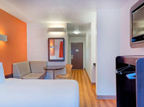 Motel 6 Los Angeles, CA - Los Angeles - LAX