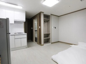 Seogwipo Seohyun Hotel