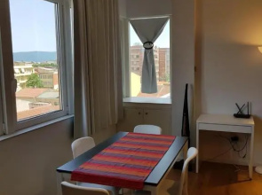 Four Rooms Apartments