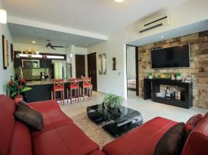Condo with Pool View by Olahola