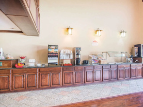 Wichita West Inn And Suites