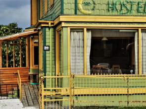 13 Lunas Hostel