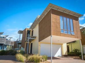 South Shores Yellowfin Villa 95 - South Shores Normanville