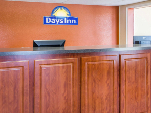 Days Inn by Wyndham Bradenton I-75