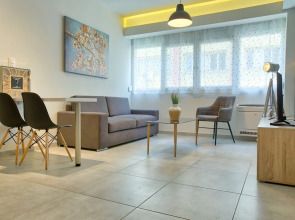 Civilian Apartments, Nilie Hospitality MGMT