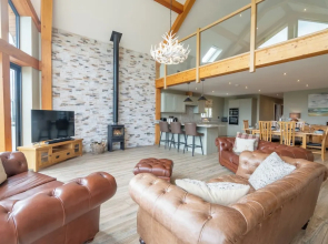 Valley View Lodge Sleeps 8 With Hot Tub