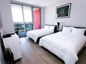 Beachwalk Resort By Miami Management