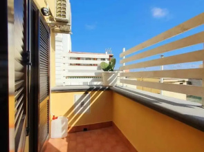 Magnificent Classic Green Apartment for Couples in the Center