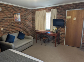 Barham Colonial Motel