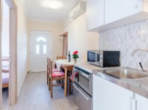 Apartment In Okrug Gornji