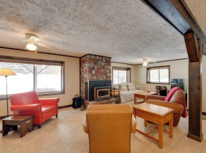 Hike & Ski: Cabin w/ Fireplace in Franconia!