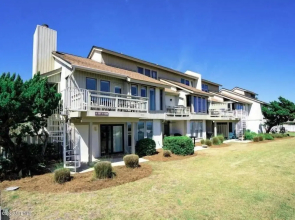 137 Captain John Fripp Villa