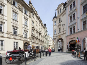 Old Town Square - Dlouha Apartments