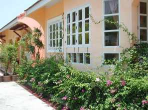 Baan Rajdamnern Huahin
