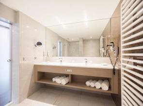 Sand Sea Beach Resort