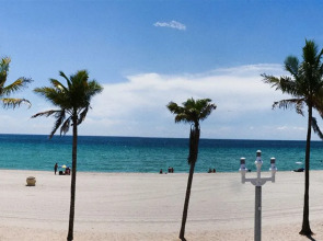 Hollywood Beachside Boutique Suites