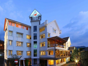 Red Sparrow Resorts