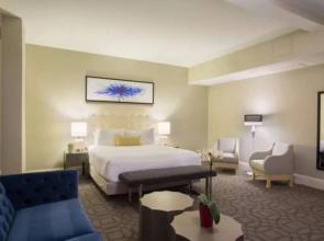 Yueguang Holiday Hotel
