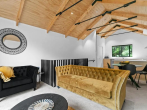 Alex apartment - 13a with shared gym and flat walk to town