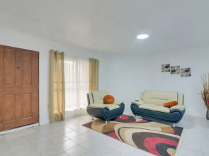 15 Mi to Dtwn Houston: Condo in Gated Community