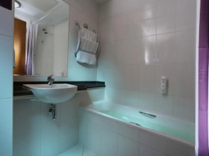 Premier Inn Dubai International Airport