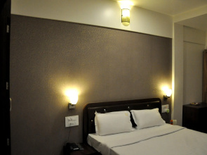 Hotel Gulmohar Pride