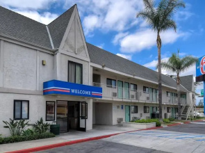 Motel 6 Anaheim Stadium Orange