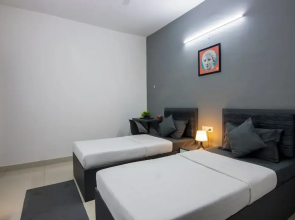Housr 43 Gachibowli Near DLF Cybercity