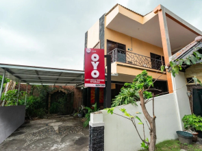 Art Guest House Syariah by OYO Rooms