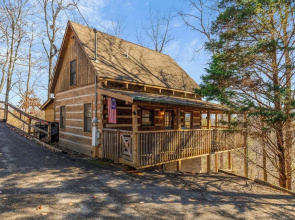 Little Bear Lookout by Jackson Mountain Rentals