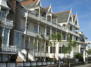 Ommaroo Hotel