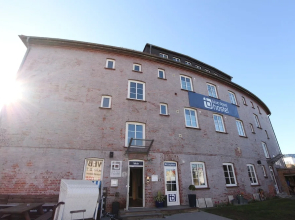 Blue Doors Hostel KTV