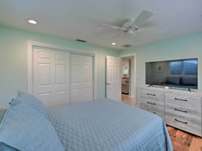 Family-friendly Palm River Estates House!