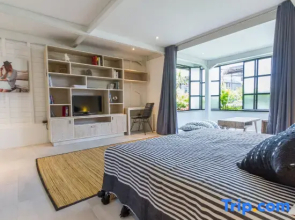 Batu Bolong Studio Satu