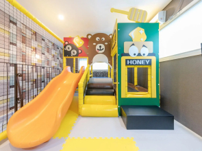 Hi Kids Poolvilla