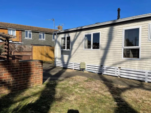 Pevensey Bay Holiday Park Corner Lodge With Own Garden 3 Bedrooms 2 Bathrooms Beach 5 Minutes Walk