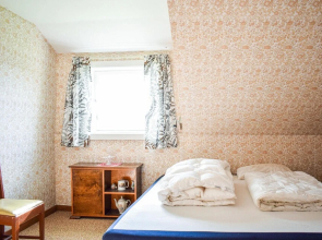 Nice Home in Brekke With Wifi and 5 Bedrooms