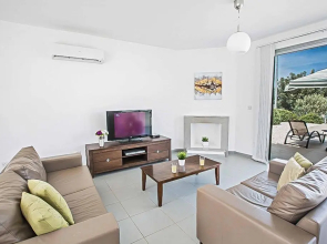 Villa Latchi Thea
