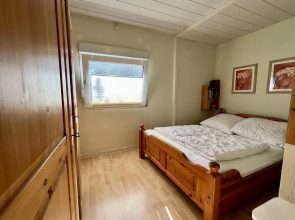 Spacious Bungalow With Garden in Park Eureka