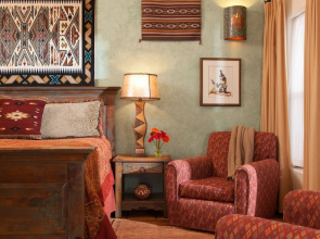 Four Kachinas Bed & Breakfast Inn