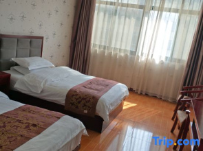 Luoshan Manjianghong Business Hotel